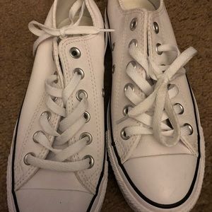 Men’s all white Converse size 5